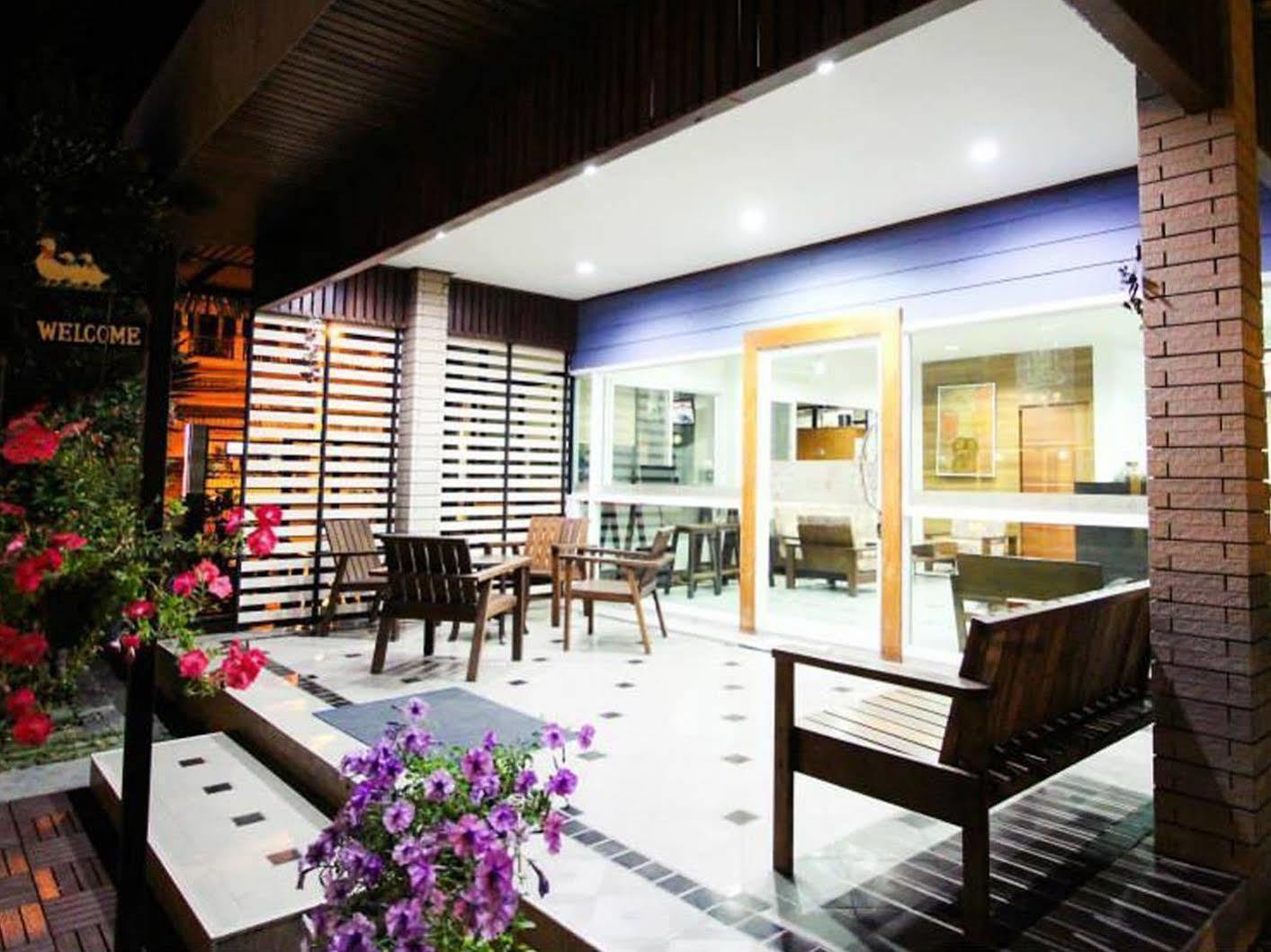 Orchid Place Hotel Phichit Eksteriør bilde