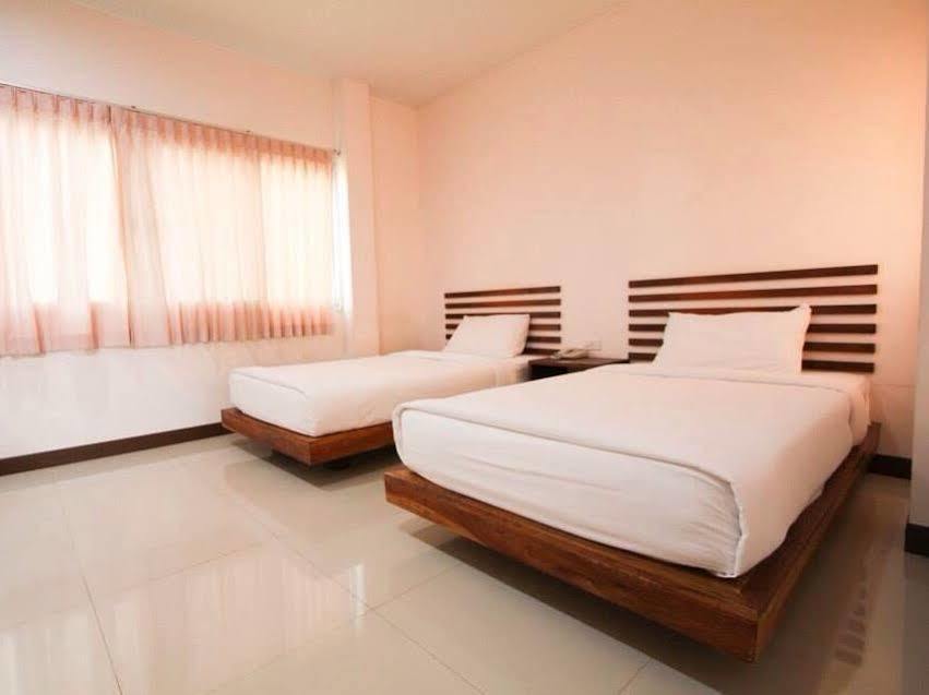 Orchid Place Hotel Phichit Eksteriør bilde